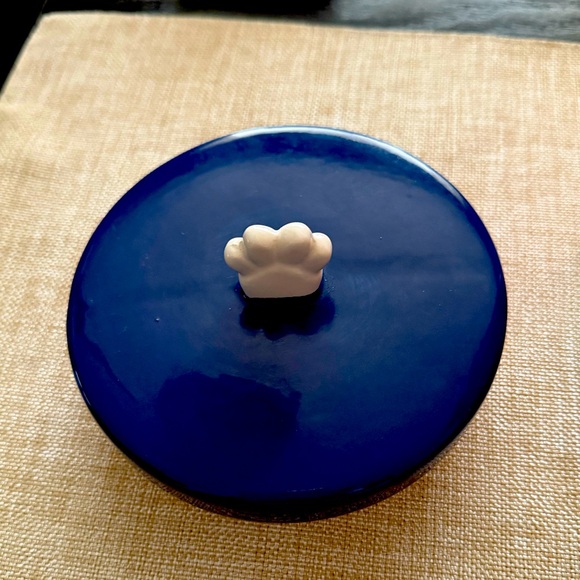 Life is Good Jar Peace Red with blue lid with paw handle for Pet Treats - Picture 2 of 4